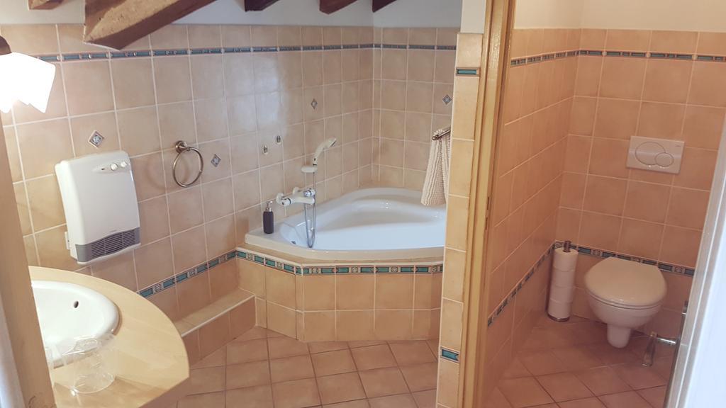 Chambre D'Hotes Moulin Urketa Ayherre Bilik gambar